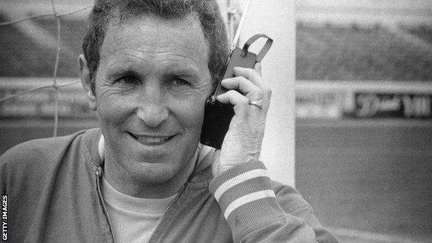 Former Chelsea manager Dave Sexton dies, aged 82 - BBC Sport