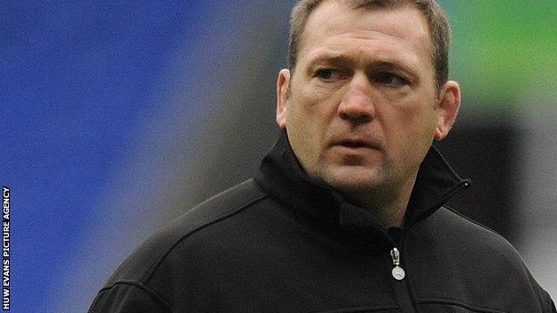 Ospreys forwards coach Jonathan Humphreys