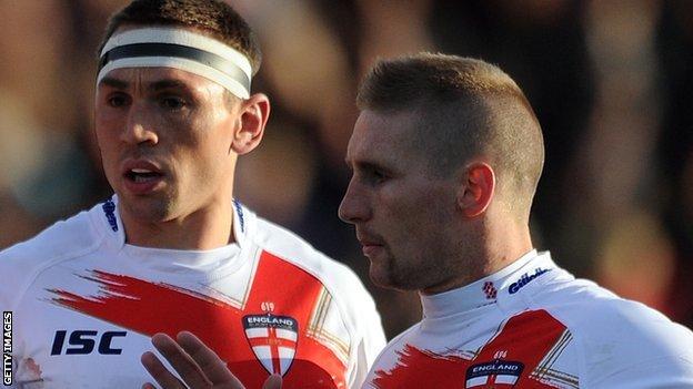 Kevin Sinfield (left) and Sam Tomkins (right)