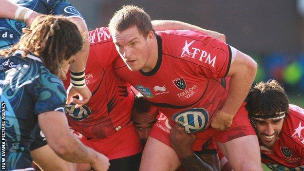 Gethin Jenkins packs down for Toulon against Cardiff Blues in the Heineken Cup