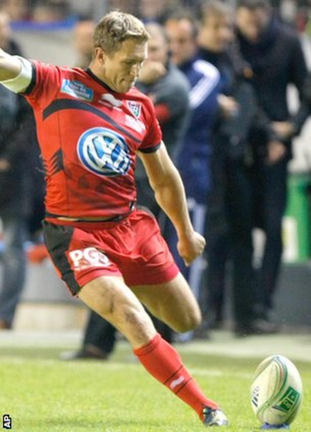 Jonny Wilkinson in action for Toulon in their big win over Sale at the weekend