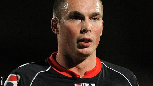 Morecambe lose loanees Richard Brodie Jordan Mustoe BBC Sport