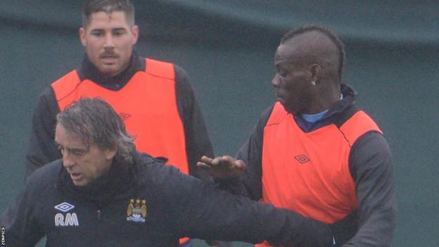 Roberto Mancini (left) and Mario Balotelli (right)