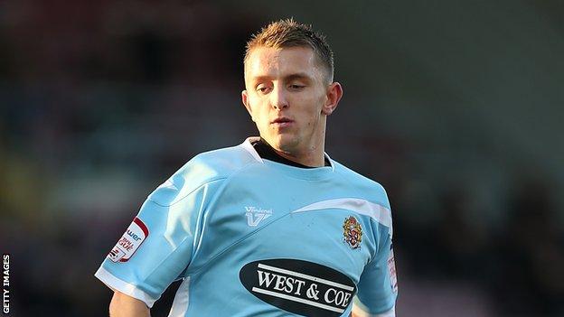 Jake Reed Signs New Dagenham And Redbridge Contract Bbc Sport 7780