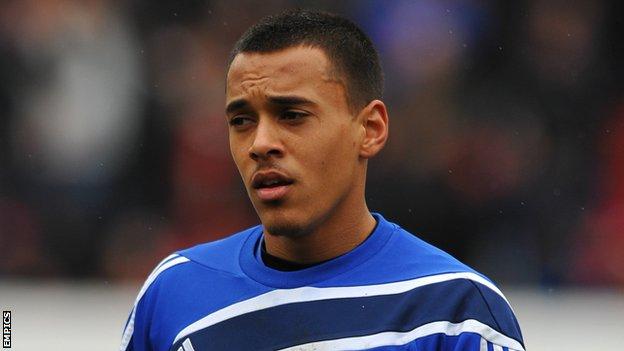 Dartford Sign Dagenhams Dominic Green On One Month Loan Bbc Sport