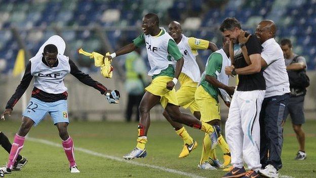 Mali players celebrate their draw with DR Congo