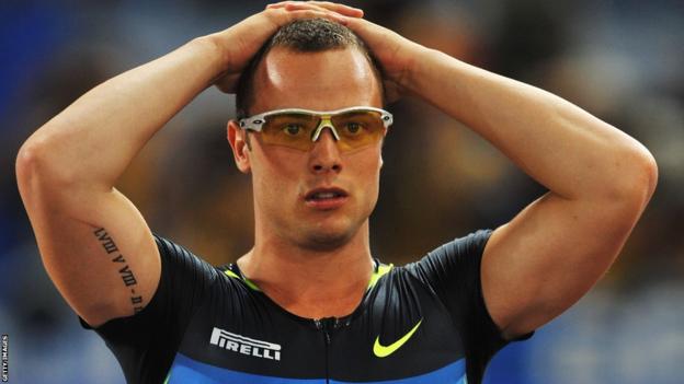 Oscar Pistorius fails to qualify for the 2008 Olympics in Beijing in either the 400m or 400m relay