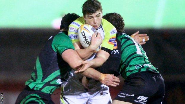 Connacht pair Mick Kearney and Danie Poolman ensure there is no way through for Sam Lewis