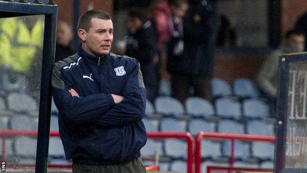 Dundee part company with manager Barry Smith - BBC Sport