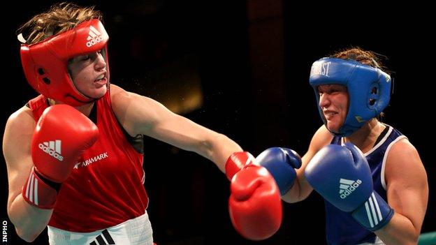 Katie Taylor had an easy win over Maike Kluners