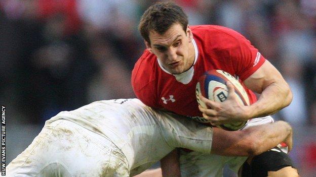 Sam Warburton takes on England in 2012