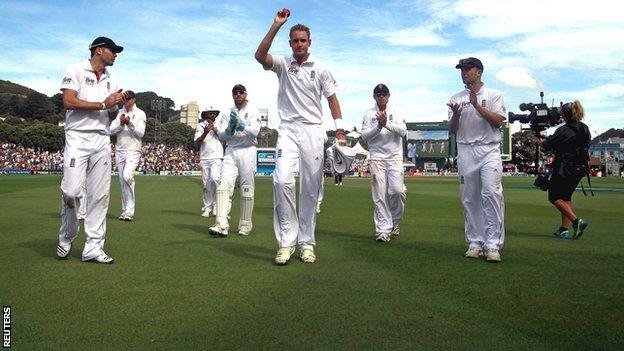 Stuart Broad takes the applause from England team-mates after claiming 6-51
