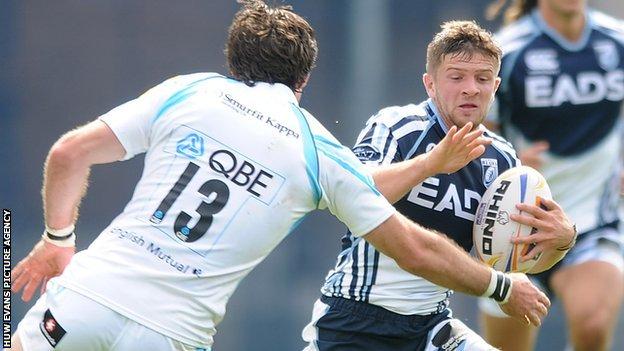 Cardiff Blues' Lewis Jones takes on Worcester in 2012
