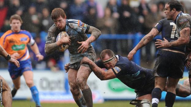 Blues fly-half Rhys Patchell takes on Zebre