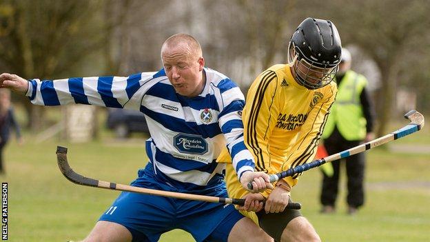 Inveraray against Newtonmore