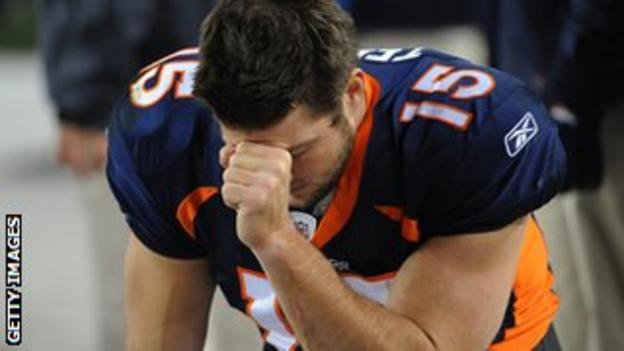 New England Patriots quarterback Tim Tebow celebrates his touchdown News  Photo - Getty Images