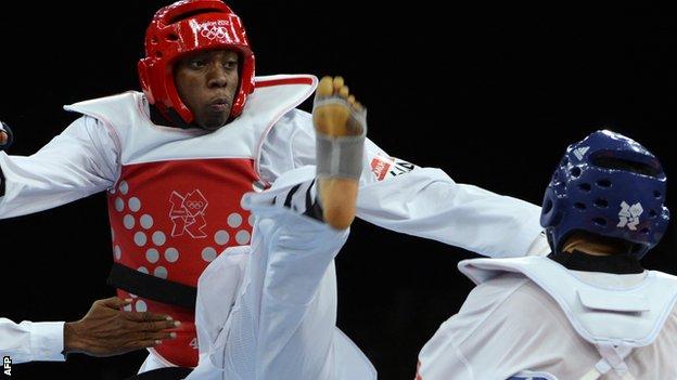 Lutalo Muhammad wins first national taekwondo title - BBC Sport