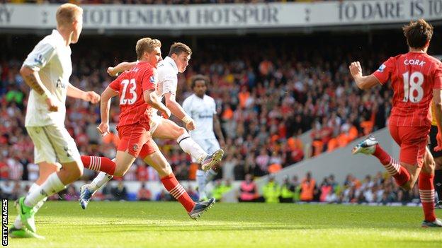 Tottenham's Gareth Bale scores a stunning late winner