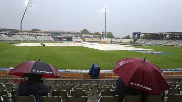 Rain arrives at Edgbaston