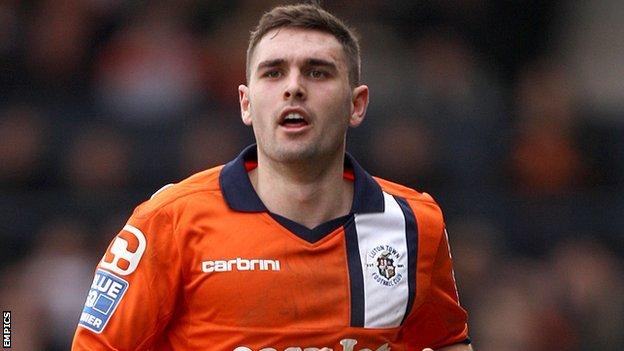 Luton Town's Greg Taylor to join Cambridge United - BBC Sport