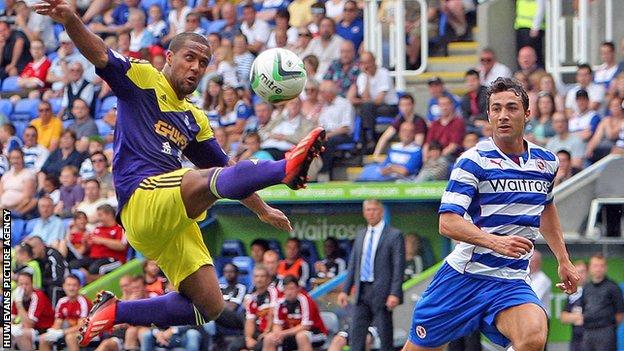 Wayne Rotledge in action for Swansea at Reading