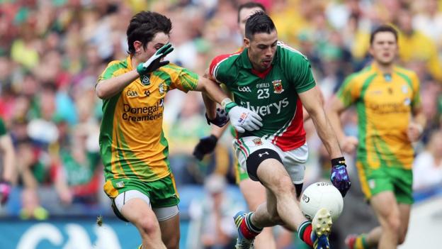 Ryan McHugh tracks the progress of Cathal Carolan as Donegal take on Mayo in the final All-Ireland quarter-final