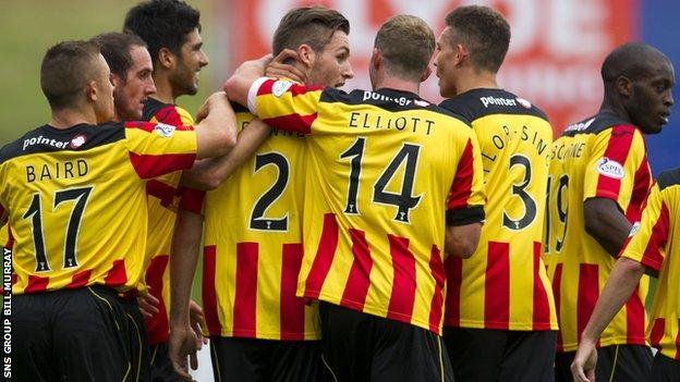 Partick Thistle celebrate the opening goal from Stephen O'Donnell (2)