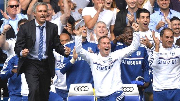 Jose Mourinho celebrates