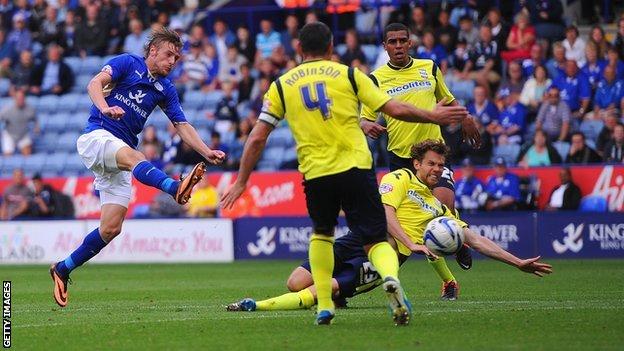Jamie Vardy scores Leicester's equaliser against Birmingham