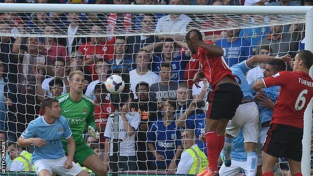 Frazier Campbell scores his second goal and Cardiff's third in the win over Manchester City