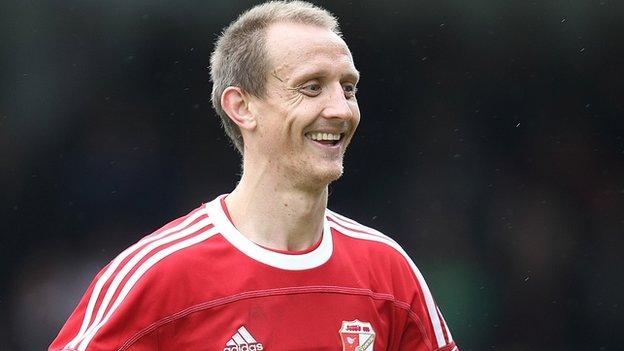 Paul Benson: Swindon striker joins Luton on season-long loan - BBC Sport