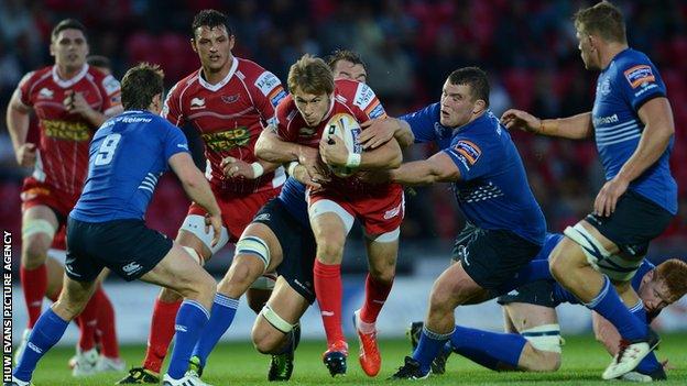 Scarlets' Liam Williams in action against Leinster
