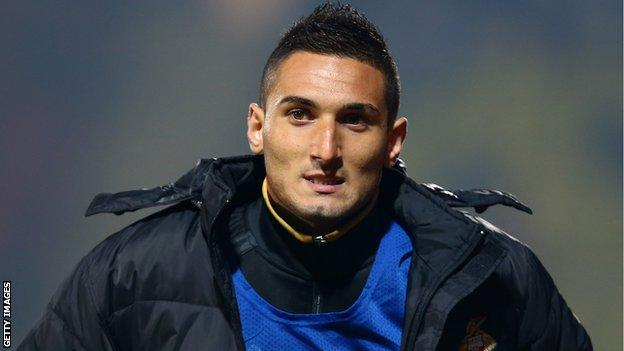 Federico Macheda scores twice for Doncaster