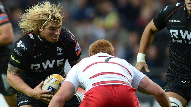 Richard Hibbard takes on Edinburgh captain Roddy Grant