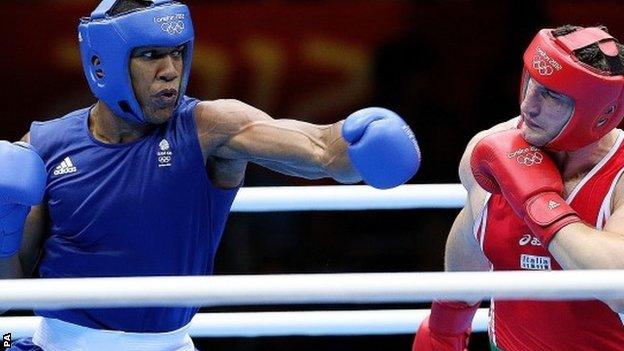 Anthony Joshua fights Italy's Roberto Cammarelle at London 2012