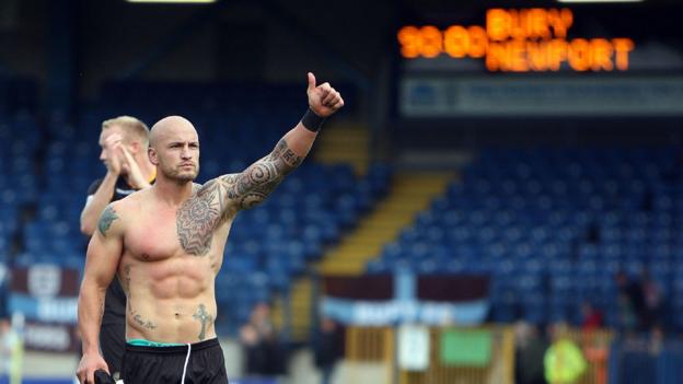 Newport's David Pipe thanks the travelling fans after his team's 0-0 draw at Bury
