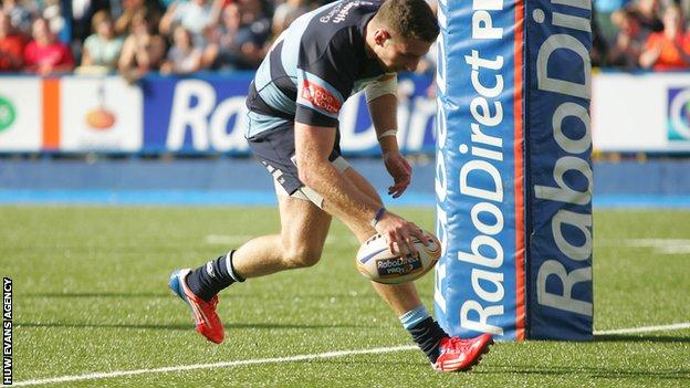 Alex Cuthbert scores his second try for Cardiff Blues