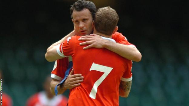Ryan Giggs is embraced by Bellamy as the Manchester United winger bows out of international football against the Czech Republic in 2007