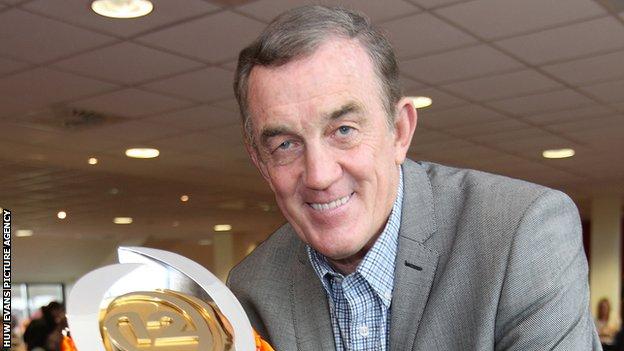 Phil Bennett
