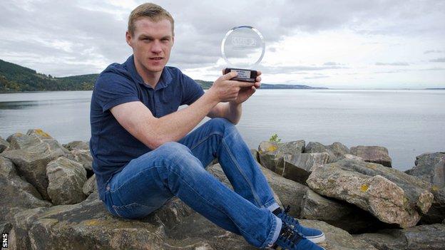Inverness forward Billy McKay with the SPFL player of the month award for September