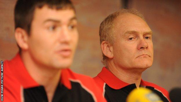 Clive Grifiths (right) with Iestyn Harris