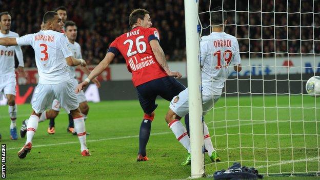 Nolan Roux scores Lille's first against Monaco