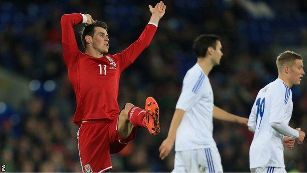 Wales' Gareth Bale reacts in frustration against Finland