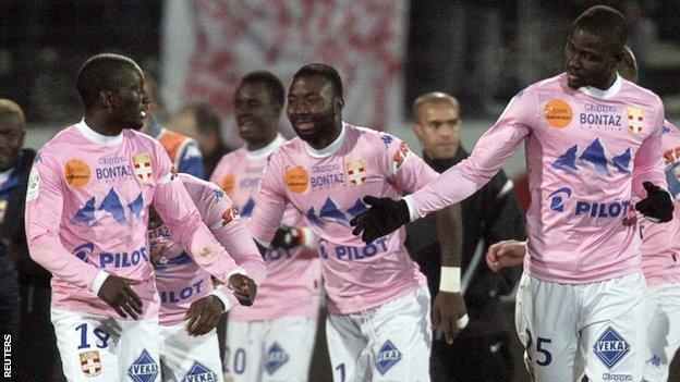 Evian Thonon Gaillard celebrate