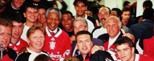 Liverpool players with Nelson Mandela in 1994