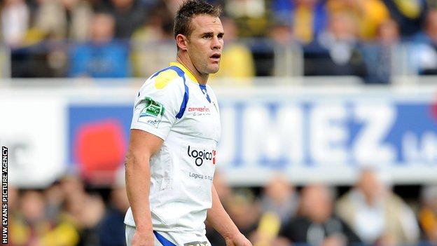 Clermont full-back Lee Byrne