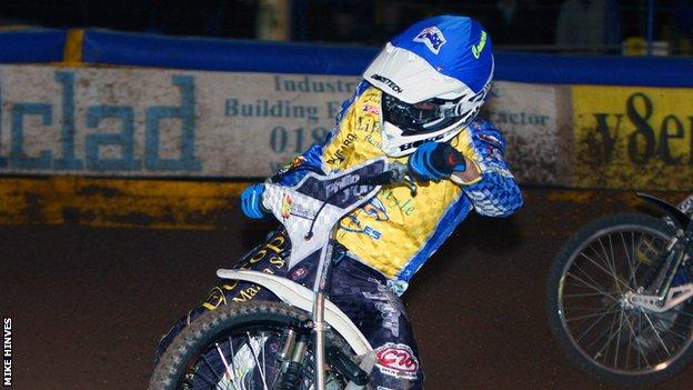Cameron Woodward in action for Eastbourne Eagles
