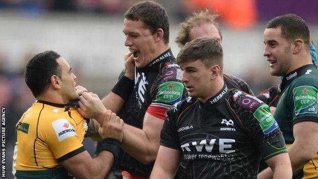 Ospreys lock Ian Evans and Kahn Fotuali'i square up to each other