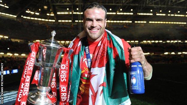 Jamie Roberts celebrates Wales winning the 2013 Six Nations