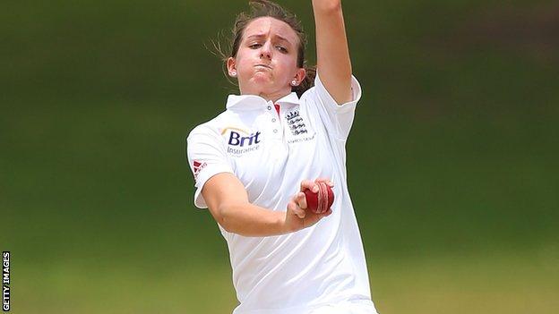 Women’s Ashes 2014: Kate Cross replaces injured Katherine Brunt - BBC Sport